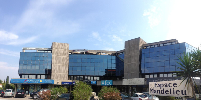 Location Immobilier Professionnel Local commercial Mandelieu-la-Napoule (06210)